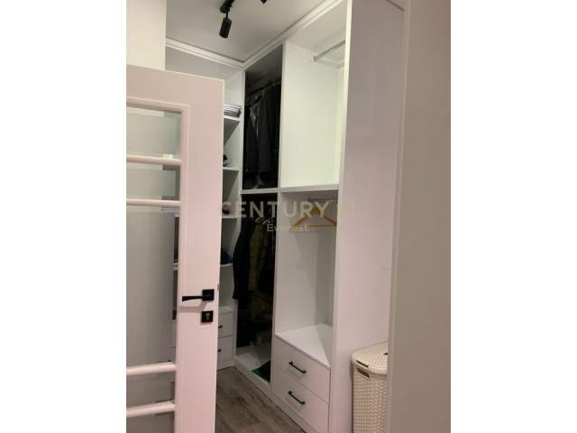 Tirane, jepet me qera apartament 2+1+BLK Kati 3, 80 m² 620 Euro (Ish Stacioni i Trenit Tirana)