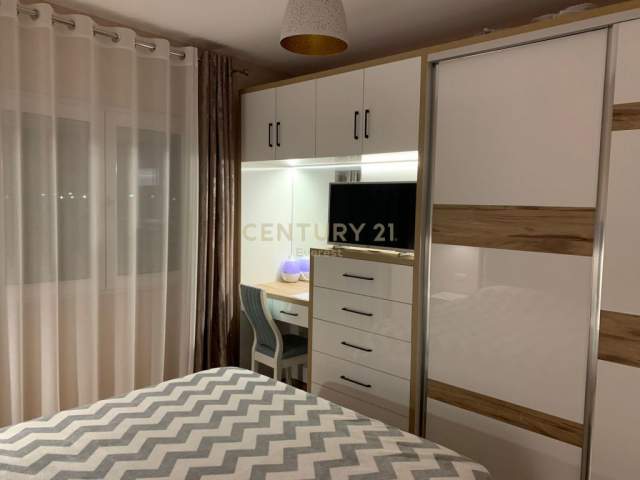 Tirane, jepet me qera apartament 2+1+BLK Kati 3, 80 m² 620 Euro (Ish Stacioni i Trenit Tirana)