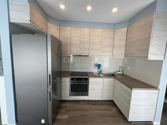 SHITET APARTAMENT 2+1 TEK KOMPLEKSI KONTAKT! Kati 6, 80 m² 135.000 Euro (Rruga e Kavajes)