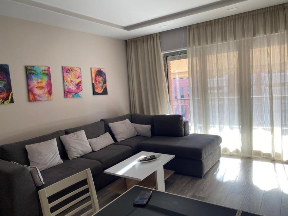 Tirane, shitet apartament 1+1+Ballkon Kati 7, 650 m² (Rruga e kavajes , kompleksi delijorgji)