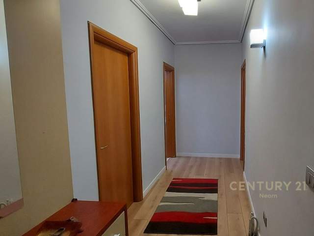 Tirane, jepet me qera apartament 700 Euro (vasil shanto)