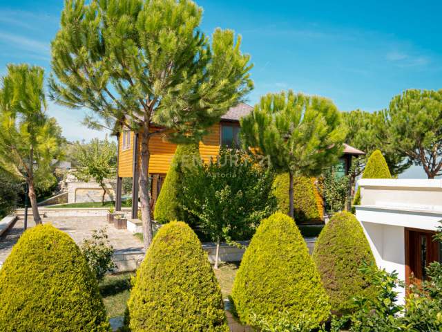 Shesim Vile luksoze ne Kashar , 3.150 m² 1.500.000 Euro