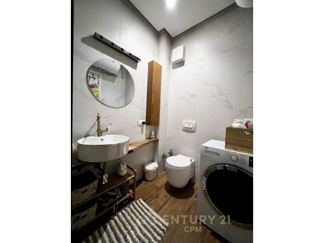 Tirane, jepet me qera apartament 1+1 500 Euro (kika 2)