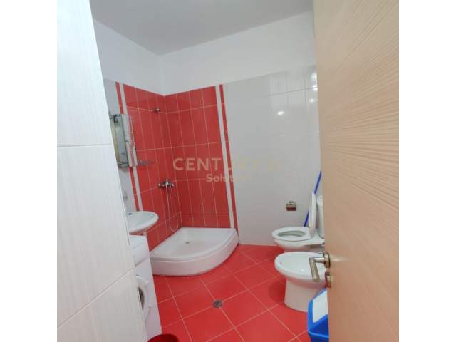 Tirane, shitet apartament 2+1+BLK Kati 4, 90 m² 135.000 Euro (liqeni i thate)