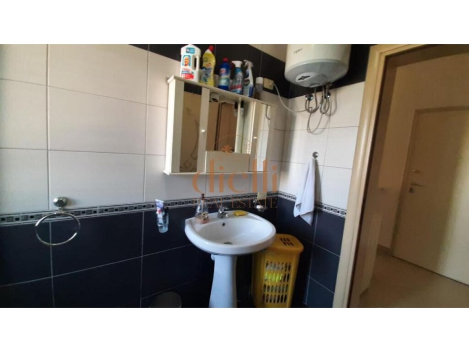 Durres, shitet apartament 2+1+Ballkon Kati 3, 100 m² 165.000 € (Qerret, Durres)