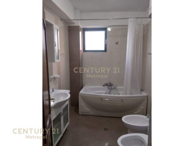 NE ISH BLLOK, SHITET APARTAMENT 3+1+2! Kati 8, 150 m² 300.000 Euro