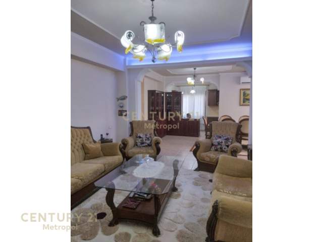NE ISH BLLOK, SHITET APARTAMENT 3+1+2! Kati 8, 150 m² 300.000 Euro