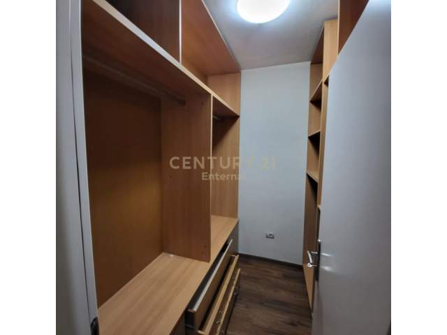 Tirane, jap me qera apartament 2+1+BLK Kati 10, 96 m² 1.000 Euro (ish blloku)