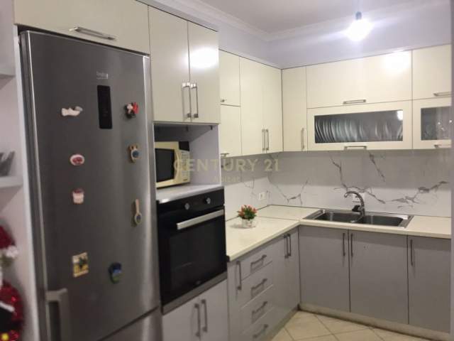 Tirane, shitet apartament 2+1+BLK Kati 3, 108 m² 85.000 Euro (Ysbreisht)