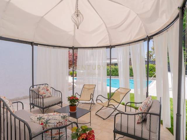 SHITET VILE ME PISHINE TEK KOMPLEKSI DIELL NE QERRET! 450 m² 500.000 Euro