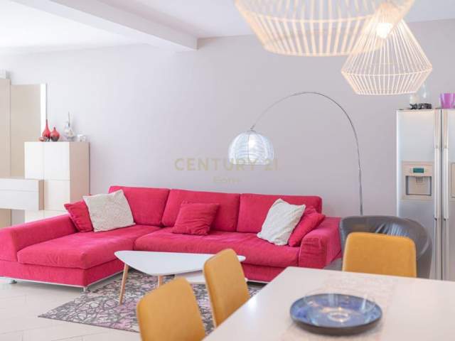 SHITET VILE ME PISHINE TEK KOMPLEKSI DIELL NE QERRET! 450 m² 500.000 Euro