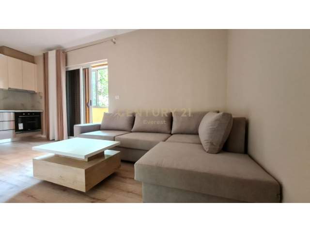 Tirane, shes apartament 1+1 Kati 2, 67 m² 97.000 Euro (Komuna Parisit)