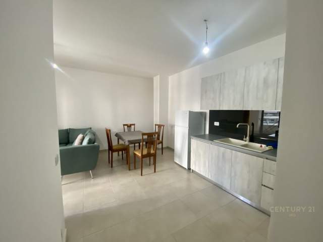 Tirane, jepet me qera apartament 2+1 Kati 4, 76 m² 450 Euro (21 Dhjetori)