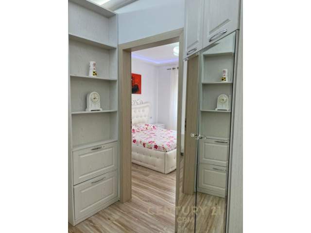 Tirane, jepet me qera apartament 2+1 Kati 3, 75 m² 600 Euro (Komuna Parisit)