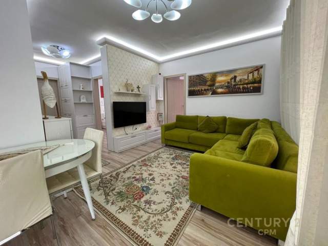 Tirane, jepet me qera apartament 2+1 Kati 3, 75 m² 600 Euro (Komuna Parisit)