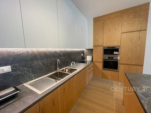 Tirane, jepet me qera apartament 3+1+BLK Kati 4, 97 m² 1.000 Euro (Myslym Shyri)