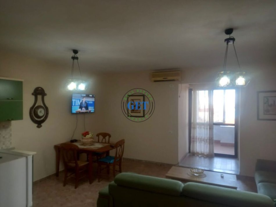 Durres, jepet me qera apartament 2+1+Ballkon Kati 4, 95 m² 400 € (Muzeumi, Durres)