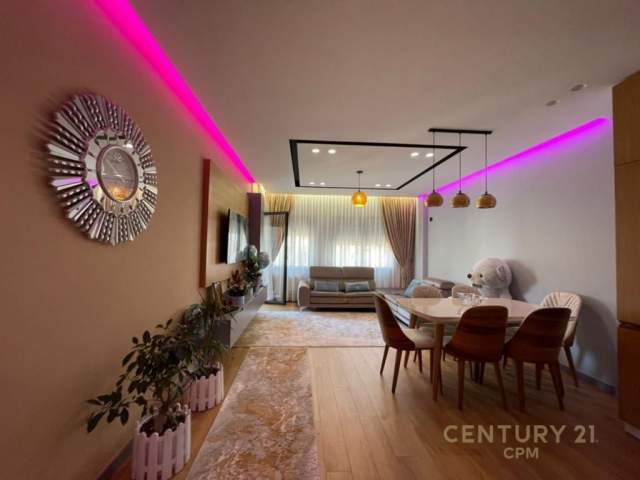 Tirane, shes apartament 1+1 Kati 3, 70 m² 130.000 Euro (Kristal Center)