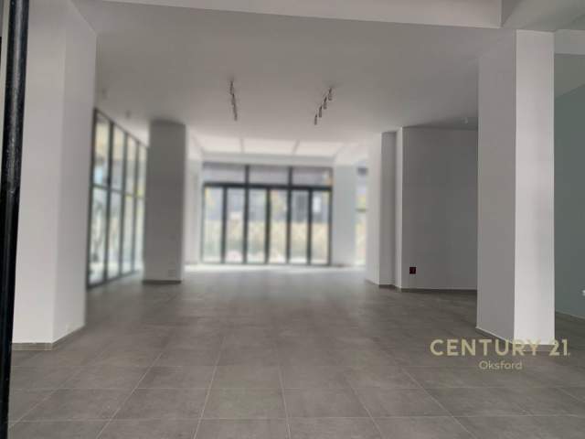 Tirane, jepet me qera ambjent biznesi Kati 0, 160 m² 1.800 Euro (Rruga e Kavajes)