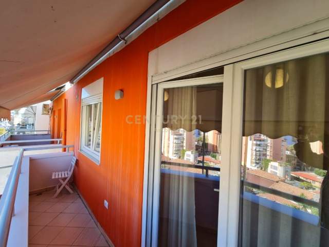 Tirane, jepet me qera apartament 1+1+BLK Kati 9, 61 m² 480 Euro (Rr. Barrikadave)