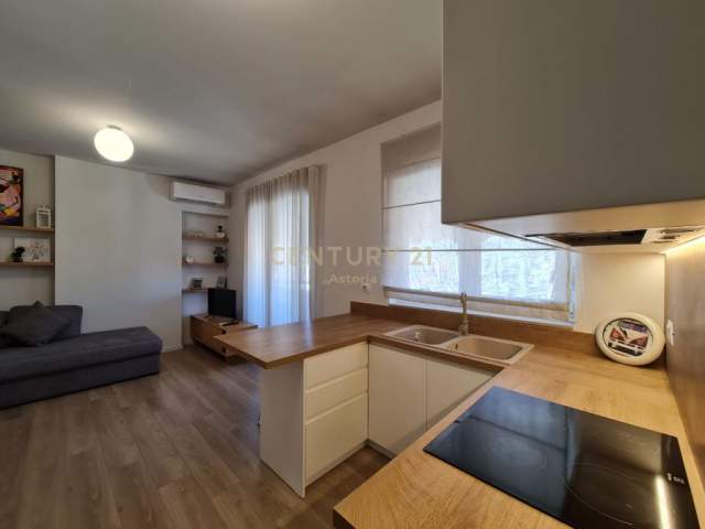 Tirane, jepet me qera apartament 1+1+BLK Kati 9, 61 m² 480 Euro (Rr. Barrikadave)