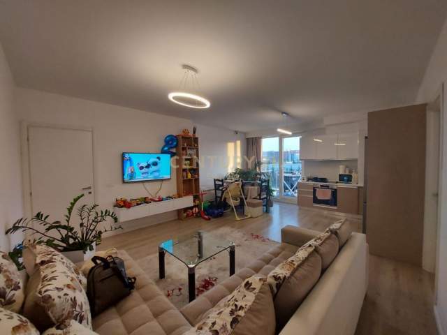 Tirane, shitet apartament 2+1+BLK Kati 2, 88 m² 110.000 Euro (ish fusha e aviacionit)