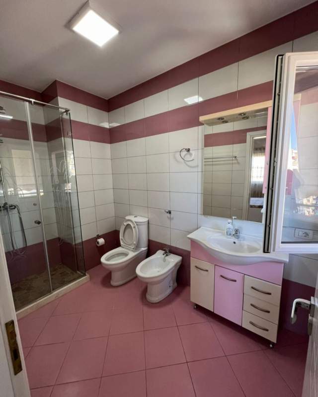 Tirane, jepet me qera apartament 3+1+BLK Kati 9, 120 m² 600 Euro (perballe Vision plus)