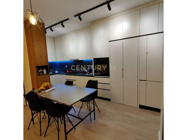 Tirane, shes apartament 2+1+BLK Kati 2, 88 m² 125.000 Euro (Kopshti Botanik)