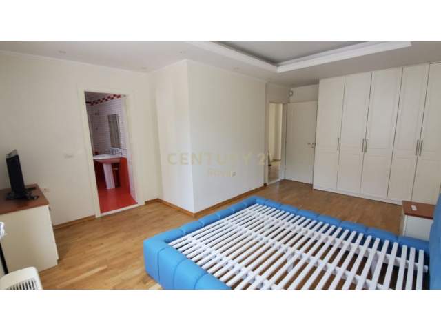 JEPET ME QIRA VILE LUKSOZE PRANE LIQENIT TE TIRANES, Kati 5, 1.166 m²