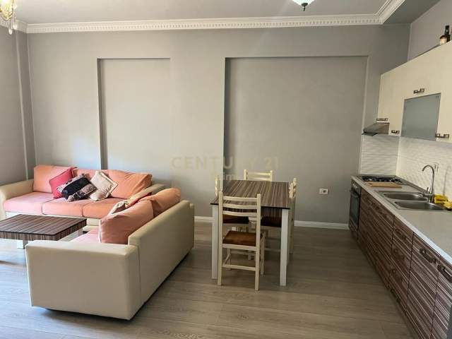 Tirane, jepet me qera apartament 2+1 Kati 5, 76 m² 500 Euro (Vasil Shanto)