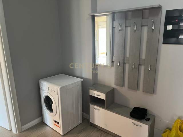 Tirane, jepet me qera apartament 2+1 Kati 5, 76 m² 500 Euro (Vasil Shanto)
