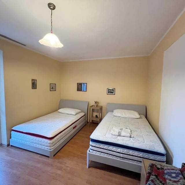 Tirane, jepet me qera apartament Kati 4, 102 m² 500 Euro (Ura r Tabakeve)