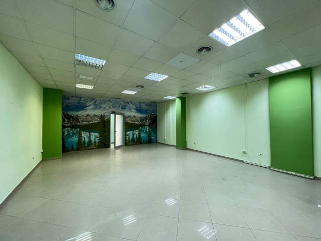Tirane, jepet me qera ambjent biznesi Kati 2, 195 m² 1.200 Euro (Astir)