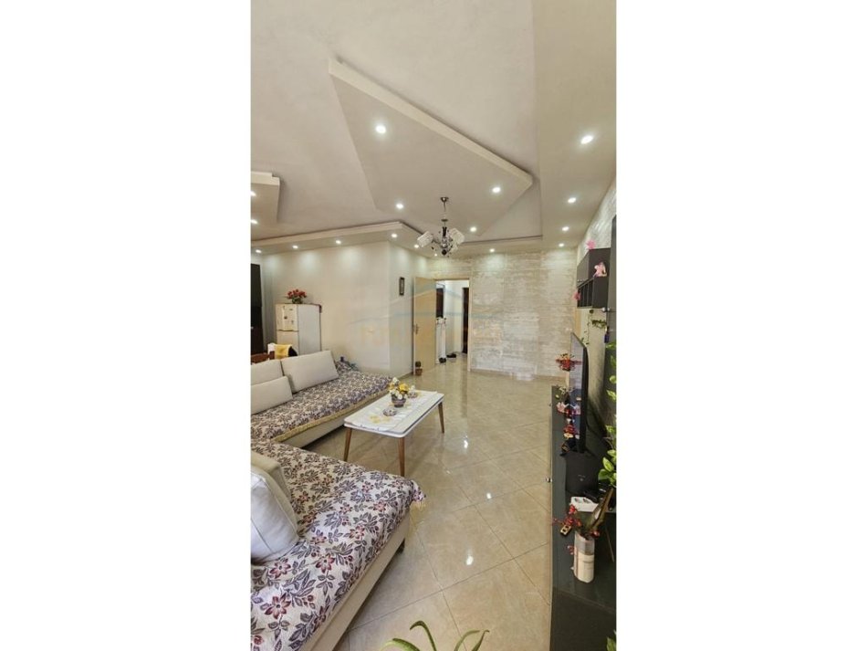 Durres, shitet apartament 2+1+Ballkon Kati 4, 116 m² 117.000 € (Ish URT)