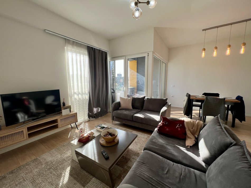 Tirane, jepet me qera 2+1 Kati 4, 100 m² 1.300 € (rruga e kosovareve)