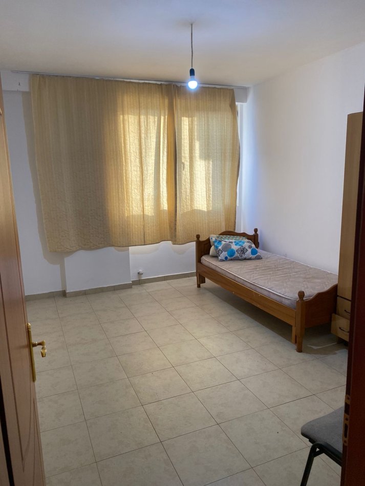Tirane, jepet me qera apartament 1+1 Kati 4, 70 m² 250 € (Fresk)
