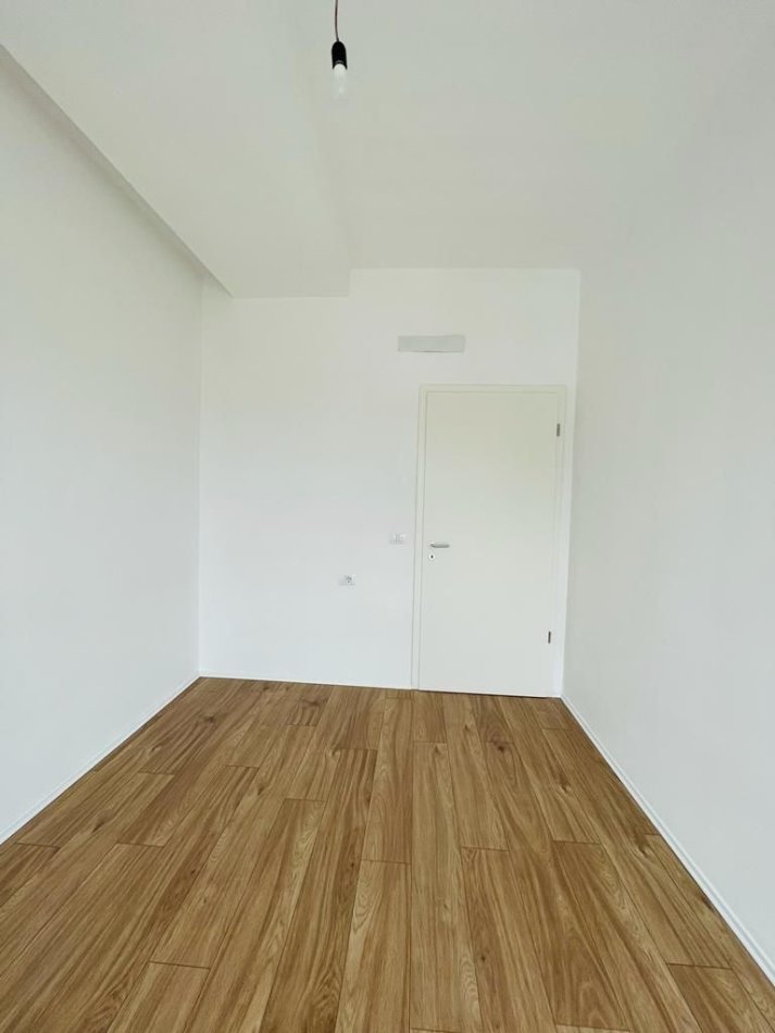 Tirane, jepet me qera ambjent biznesi Kati 9, 120 m² 450 € (rruga jordan misja)