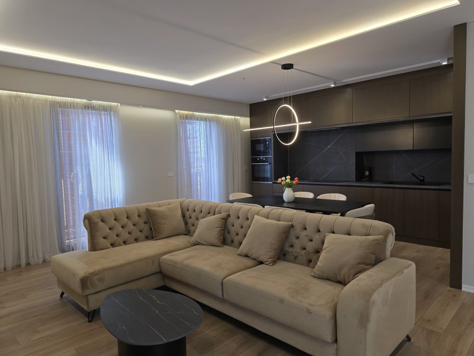 Tirane, shitet apartament duplex 2+1+Ballkon Kati 10, 184 m² 437.000 € (Rruga e Kavajës)