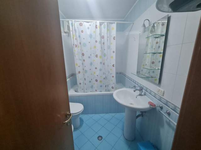 Tirane, jepet me qera apartament 2+1+BLK Kati 3, 116 m² 1.200 Euro (Rruga Papa Gjon Pali II)