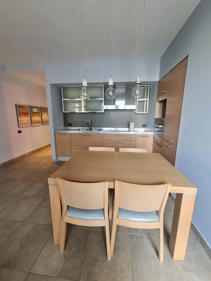 Tirane, jepet me qera apartament 1+1 Kati 7, 66 m² 700 € (Ne Bllok)