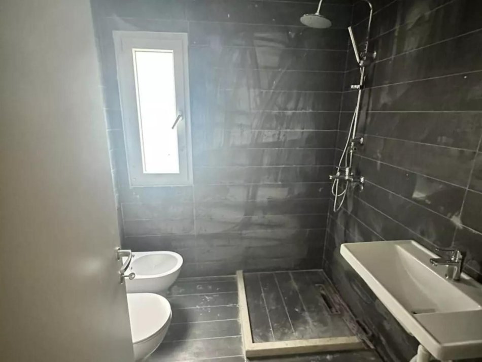 Selite mbi Universitetin Marin Barleti, shitet apartament 1+1 Kati 3, 50 m² 74000 €