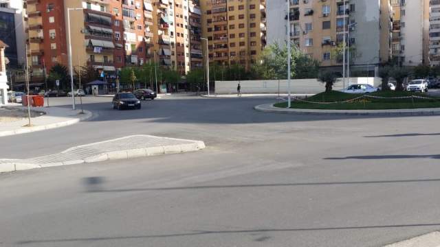 Tirane, jepet me qera dyqan Kati 0, 23 m² 40.000 Leke