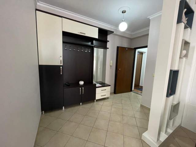 Tirane, jepet me qera apartament 2+1 Kati 5, 110 m² 650 Euro (Rruga e Durresit)