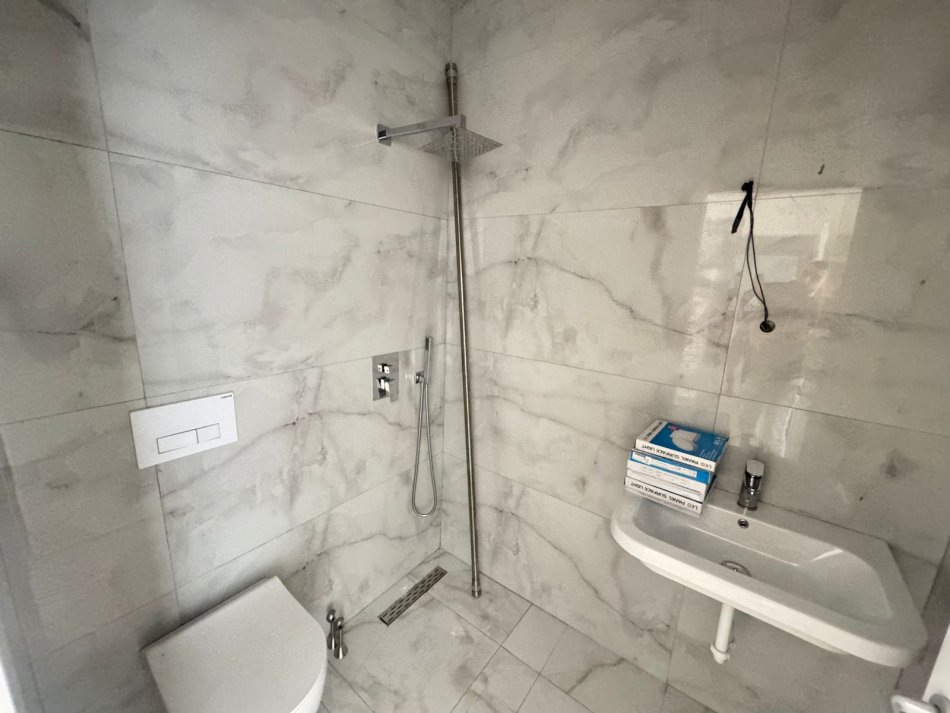 Tirane, jepet me qera apartament 2+1 Kati 2, 90 m² 450 € (rruga jordan misja)
