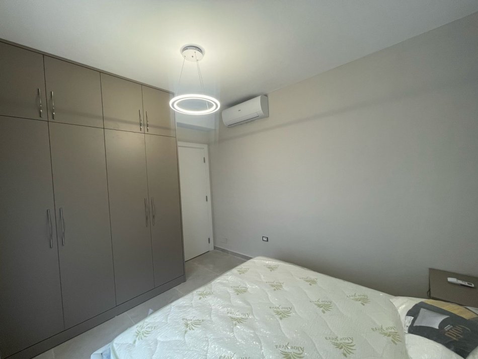 Tirane, jepet me qera apartament duplex 2+1 Kati 2, 80 m² 620 € (Kodra e diellit)