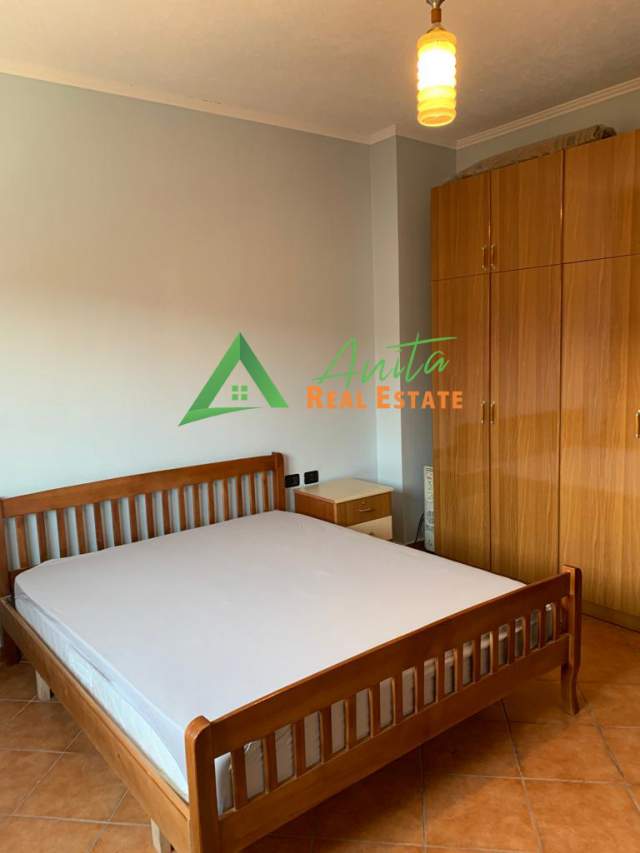 Tirane, jepet me qera apartament 1+1+BLK Kati 8, 68 m² 48.000 Leke (Stacioni i Trenit)