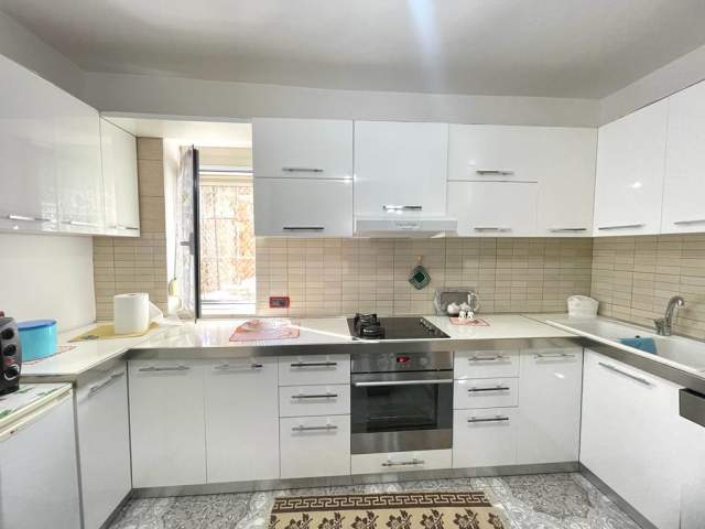Tirane, shitet apartament duplex 3+1 Kati 1, 96 m² 85.000 Euro (Oxhaku)