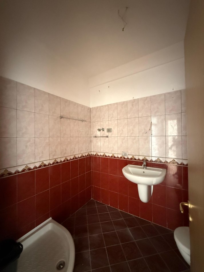 Shqiperi, shitet apartament 2+1 Kati 4, 100 m² 222.000 € (LIQENI I THATE)