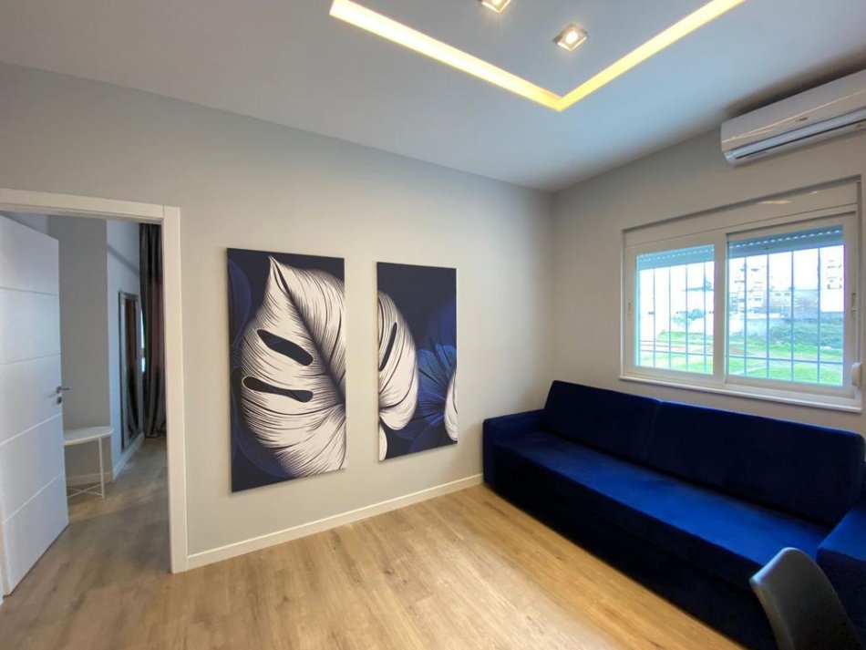 Tirane, jepet me qera apartament 1+1 Kati 2, 55 m² 500 € (21 Dhjetori)