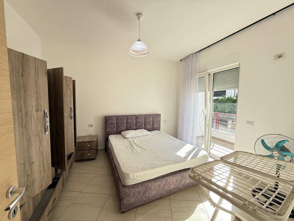 Tirane, jepet me qera apartament 2+1 Kati 2, 85 m² 500 € (liqeni i thate)